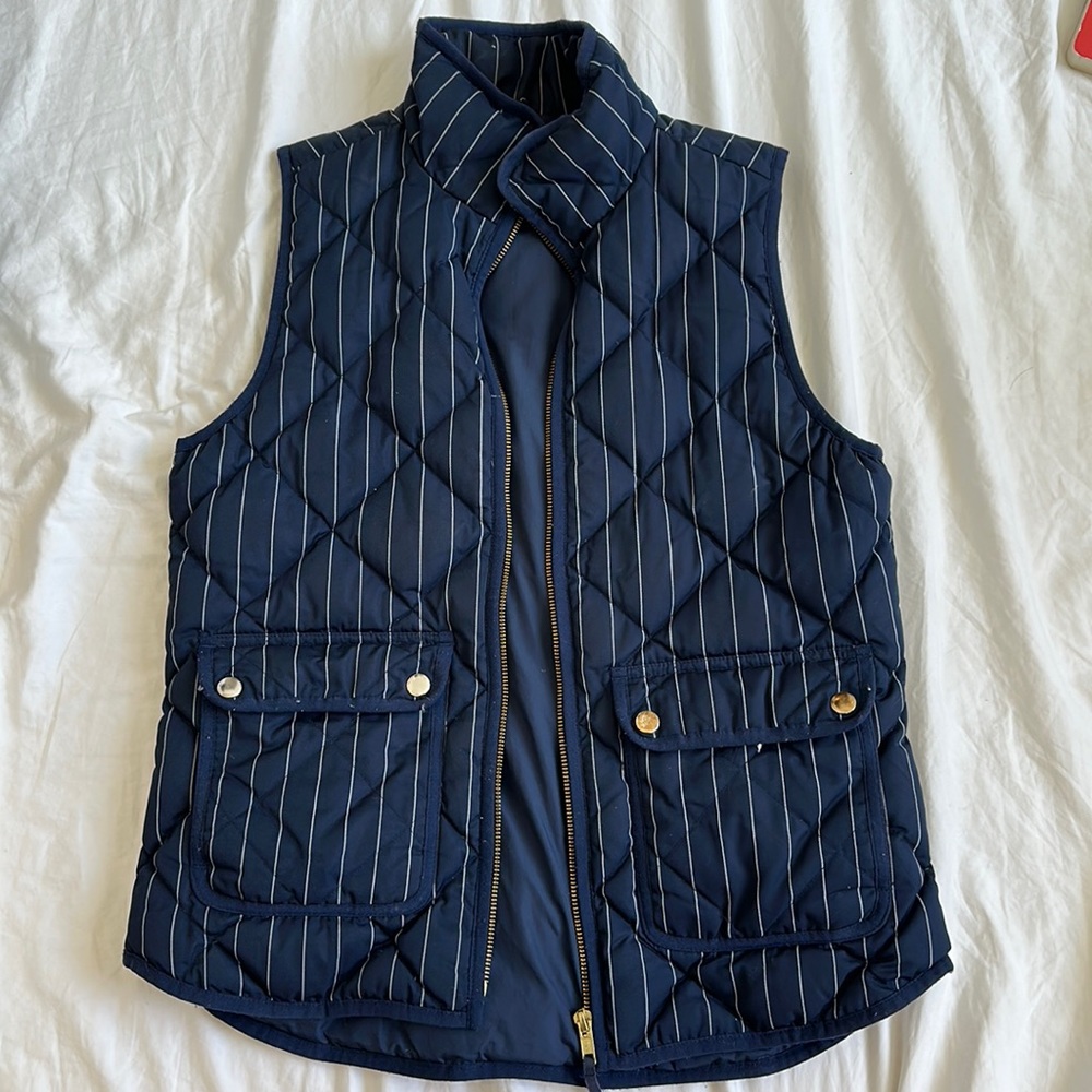 Jcrew women’s excursion down feather quilted vest size xs in navy stripe